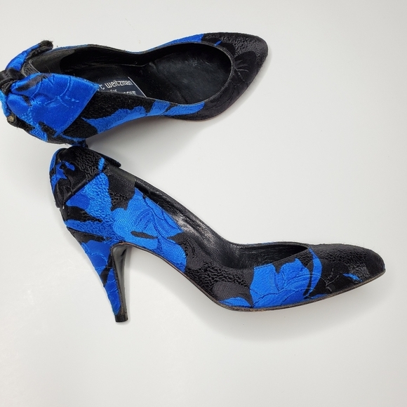 Stuart Weitzman || Blue & Black Floral Heels w Bow - Picture 10 of 11